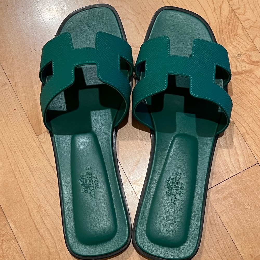 HERMES Oran sandal -size 37- Green (vert émeraude) in Epsom calfskin. - Picture 1 of 8